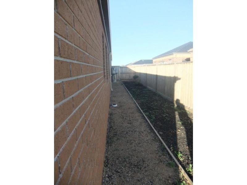 3 Leuca Ave, Brookfield VIC 3338