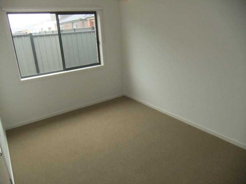 39 Vicky Ct, Point Cook VIC 3030