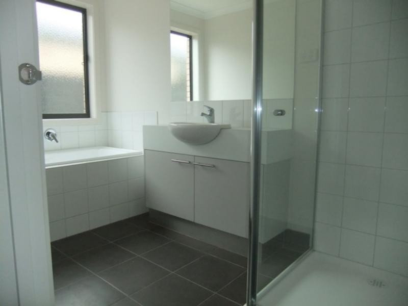 39 Vicky Ct, Point Cook VIC 3030