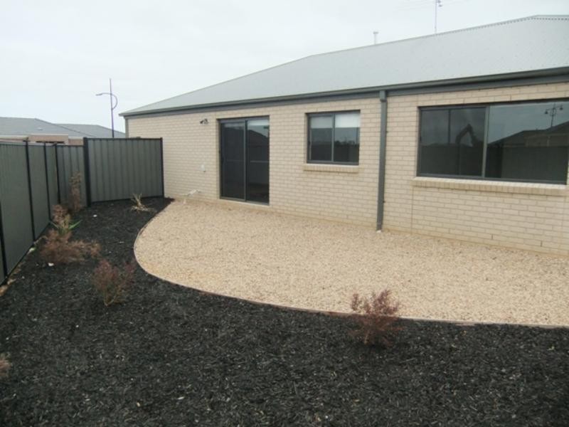 39 Vicky Ct, Point Cook VIC 3030