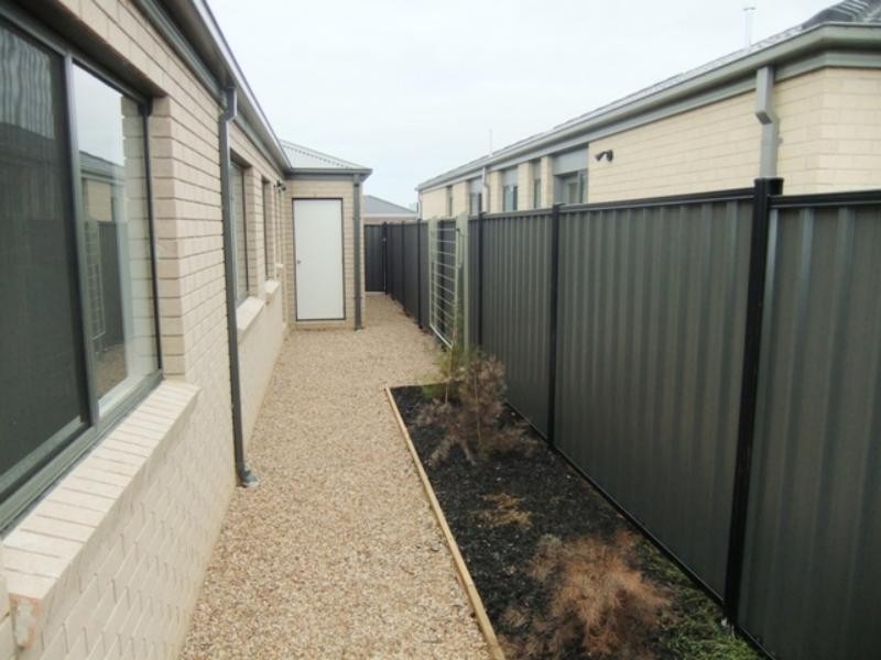 39 Vicky Ct, Point Cook VIC 3030