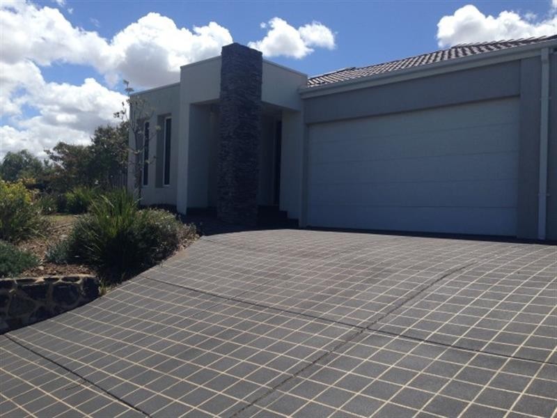 39  Dominion Tce, Truganina VIC 3029