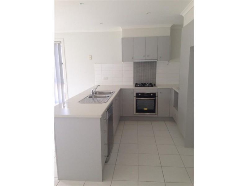39  Dominion Tce, Truganina VIC 3029