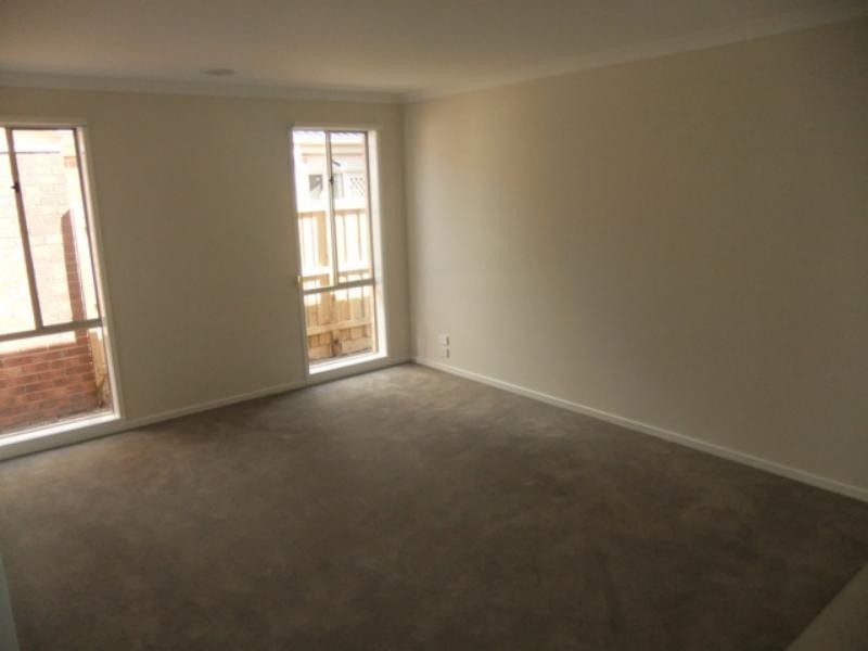108 Mountainview Bvd, Cranbourne North VIC 3977