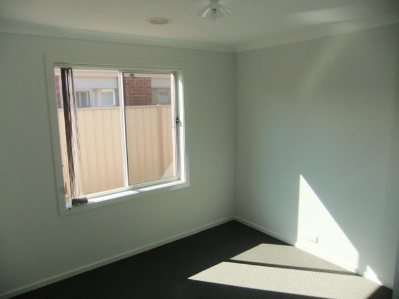 57 Rockpool Rd, Truganina VIC 3029