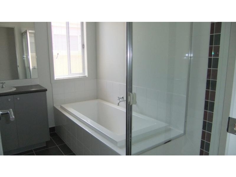 186 Greens Rd, Wyndham Vale VIC 3024