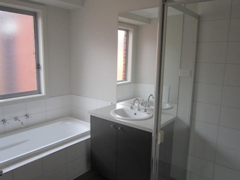 48 Ardenal Cres, Lalor VIC 3075
