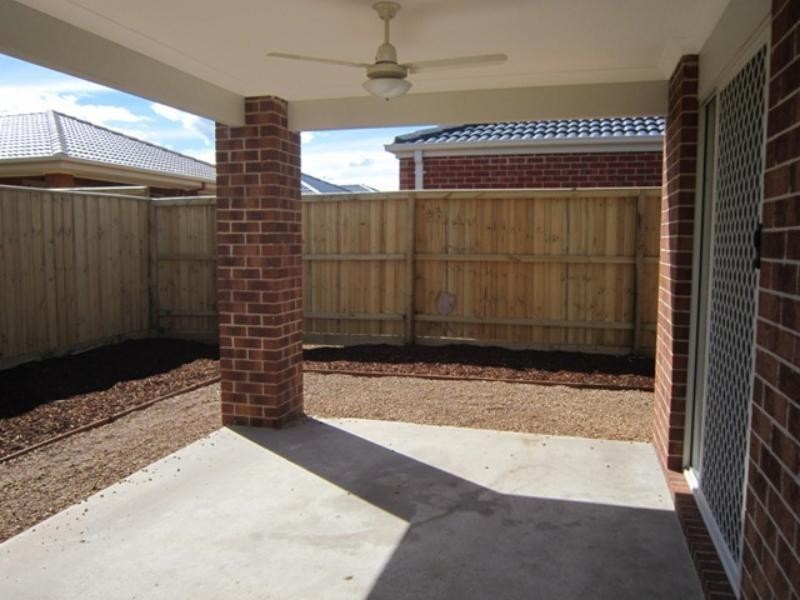 50 Ardenal Cres, Lalor VIC 3075