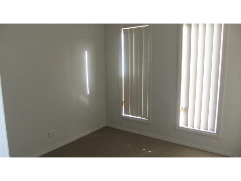 185 Phillip Dr, Sunbury VIC 3429