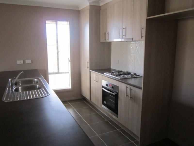 4 Positano Way, Lalor VIC 3075