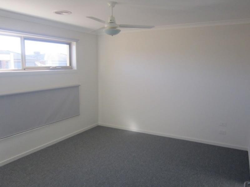 3 Elatus Pl, Brookfield VIC 3338