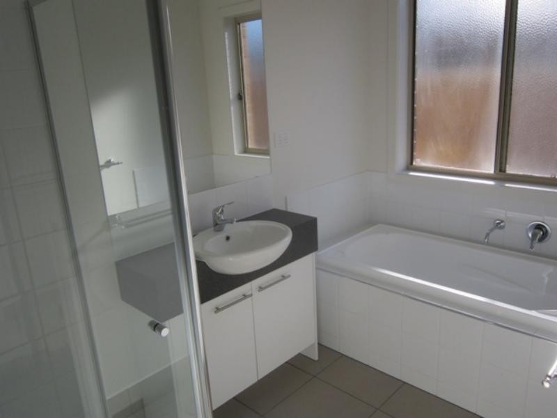 3 Elatus Pl, Brookfield VIC 3338