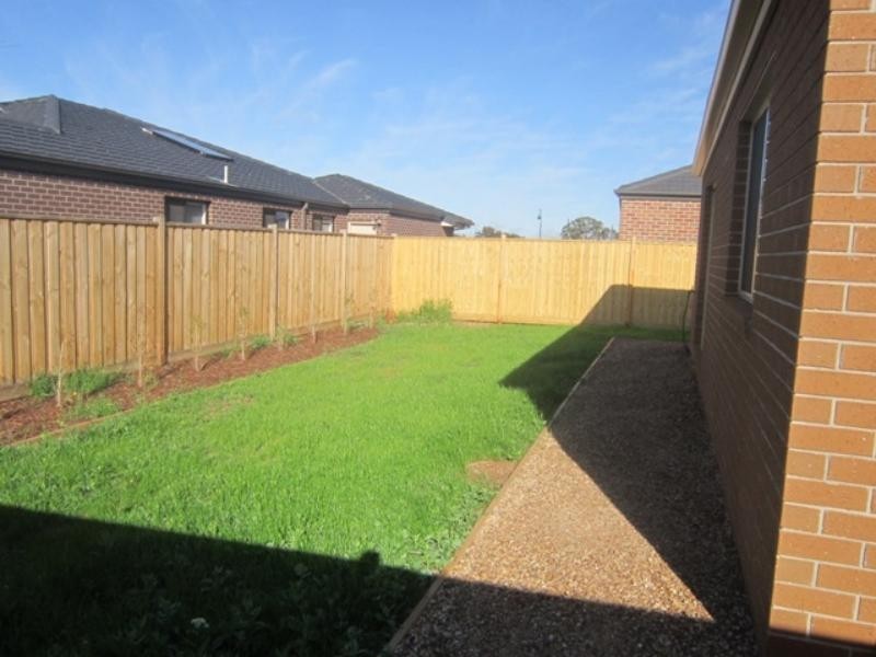3 Elatus Pl, Brookfield VIC 3338
