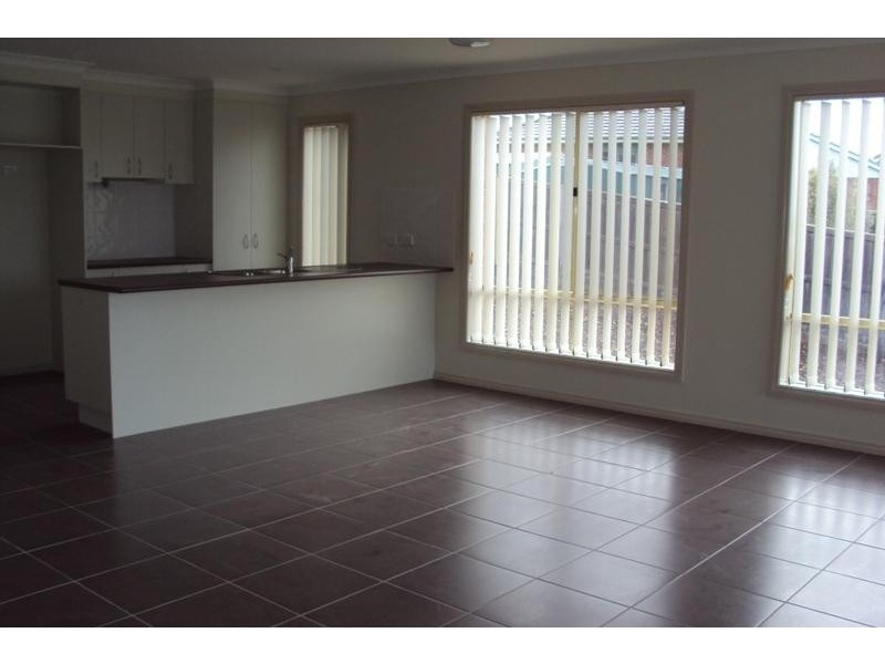 18 Raine Ct, Sunbury VIC 3429