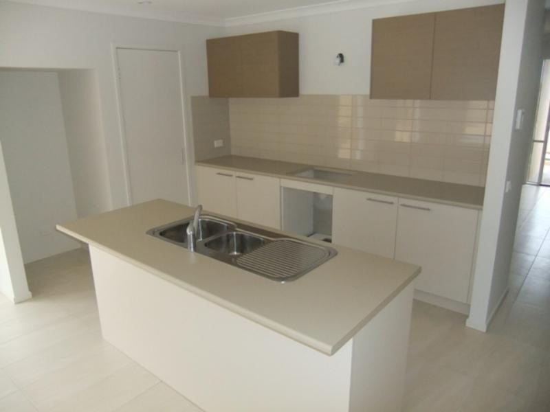 25 Arbour Ave, Point Cook VIC 3030