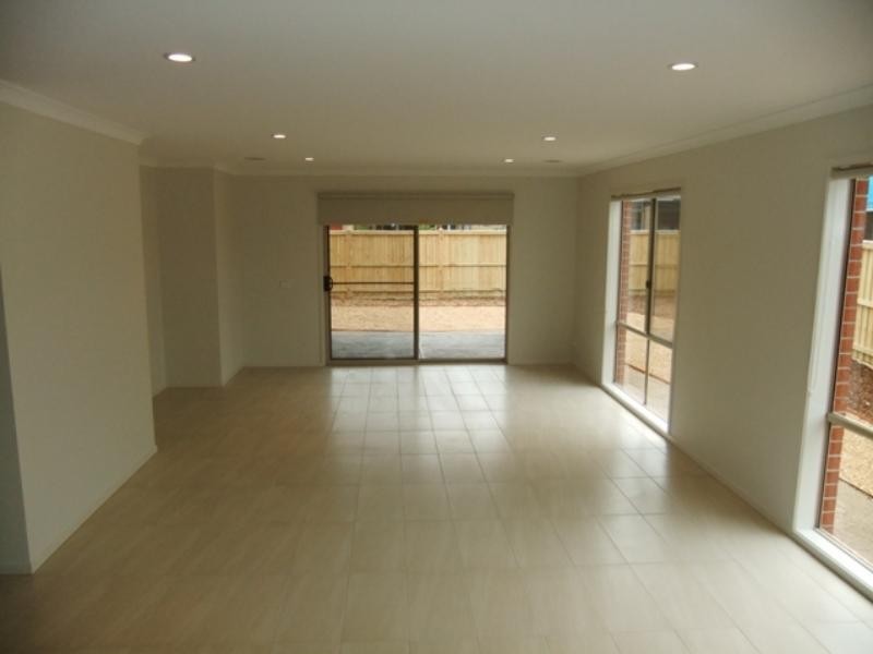 25 Arbour Ave, Point Cook VIC 3030