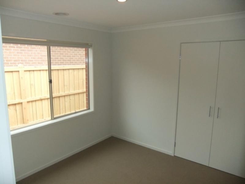 25 Arbour Ave, Point Cook VIC 3030