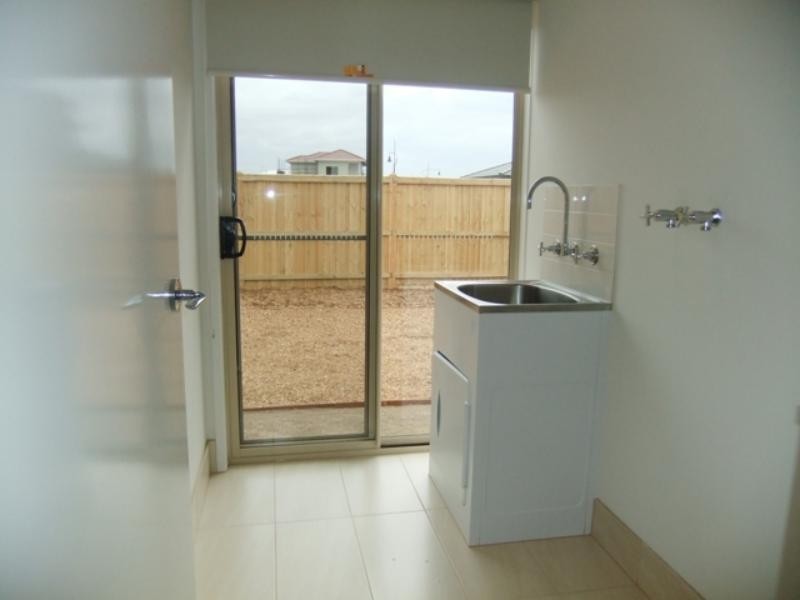 25 Arbour Ave, Point Cook VIC 3030