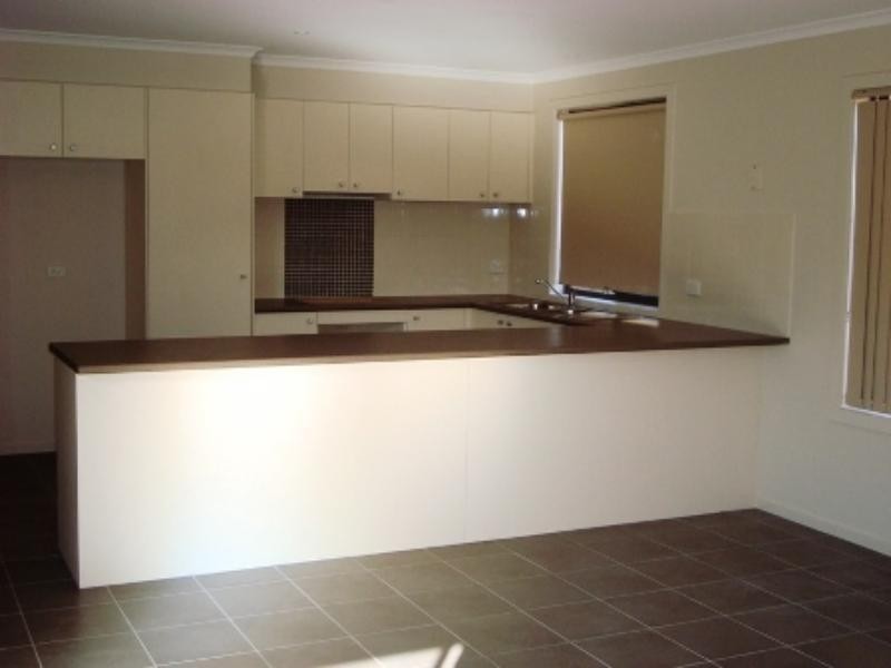 4 Parnell Pl, Truganina VIC 3029