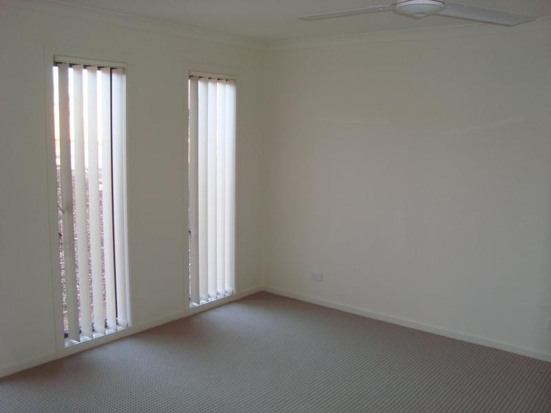 24 Baggygreen St, Sunbury VIC 3429