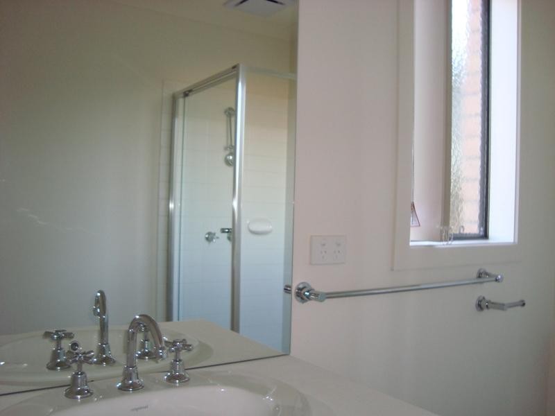 24 Baggygreen St, Sunbury VIC 3429