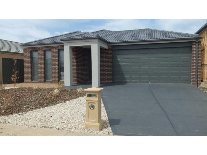 33 Brigalow Dr, Truganina VIC 3029