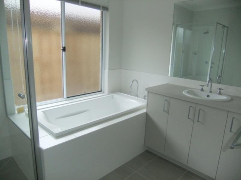 11 Positano Way, Lalor VIC 3075