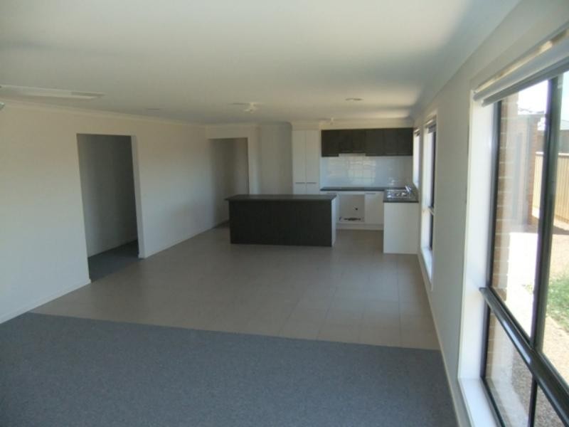 2 Stipa  Pl, Melton VIC 3337