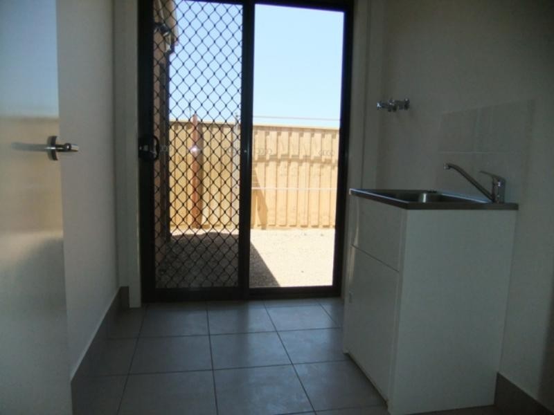 2 Stipa  Pl, Melton VIC 3337