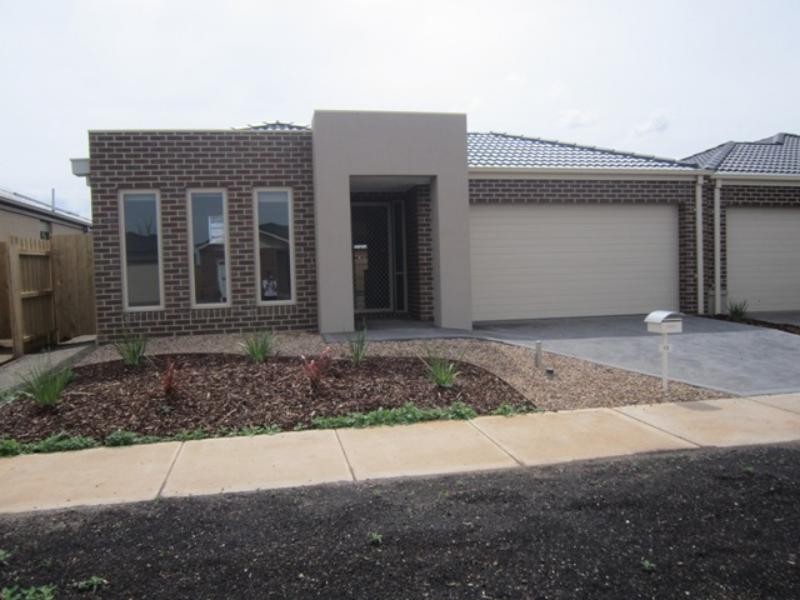 10 Morgan Tce, Werribee VIC 3030