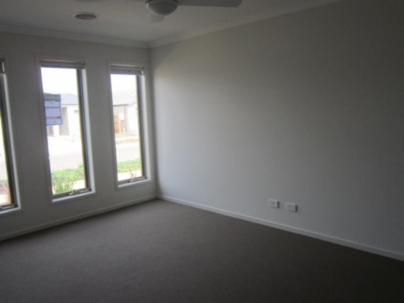 10 Morgan Tce, Werribee VIC 3030