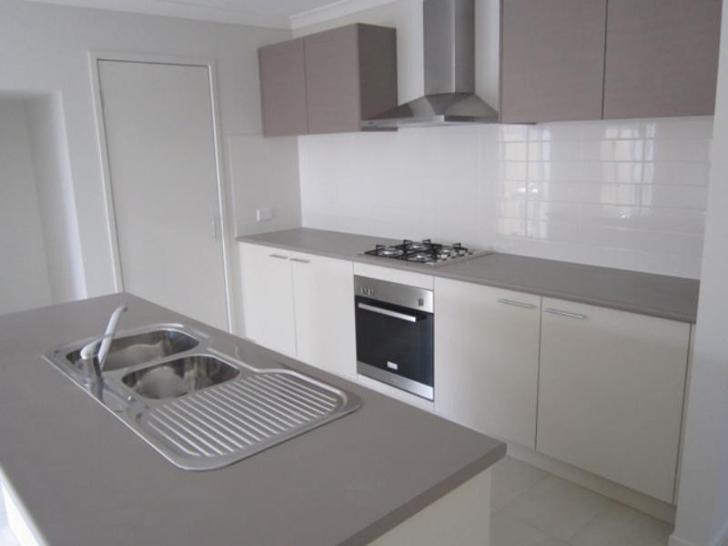 10 Morgan Tce, Werribee VIC 3030