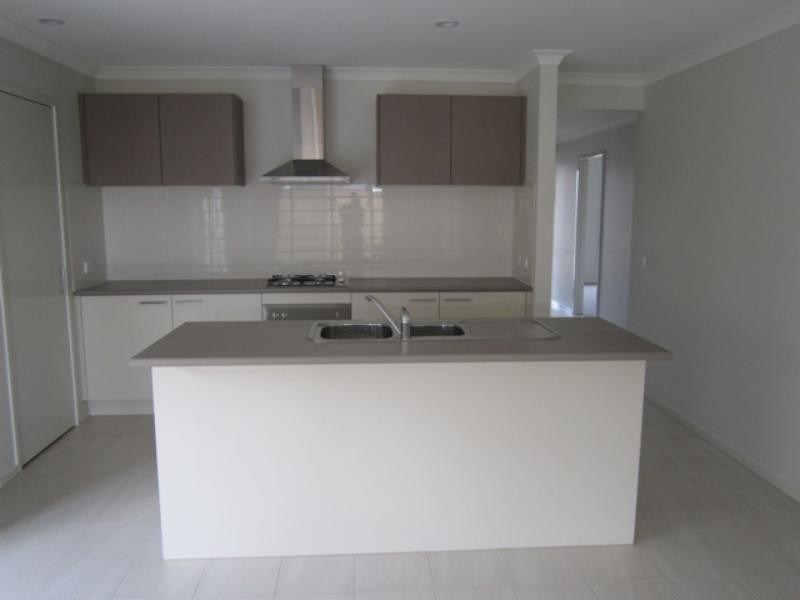 10 Morgan Tce, Werribee VIC 3030