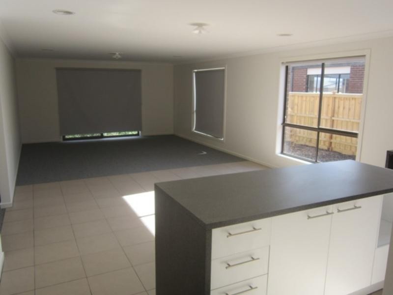 3 Bunda Pl, Brookfield VIC 3338