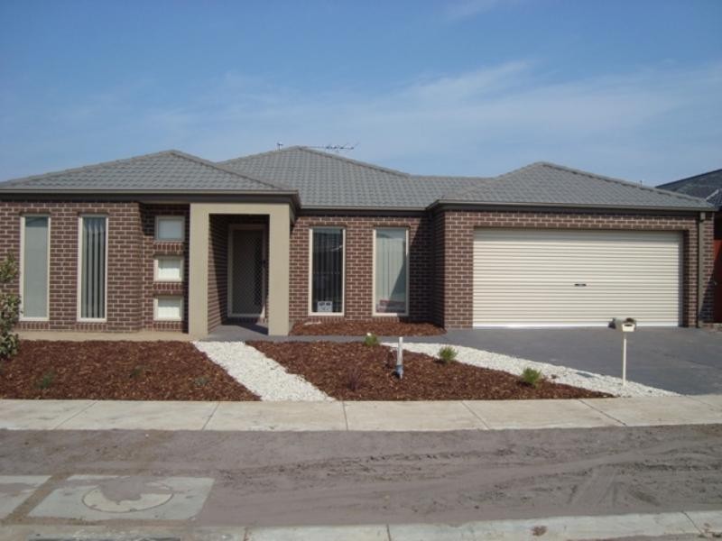 9 Blue Jay Cres, Tarneit VIC 3029