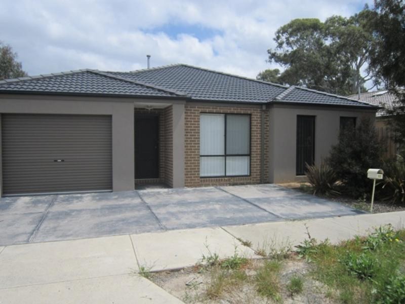 12 Glory St, South Morang VIC 3752