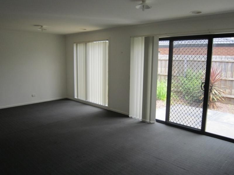 12 Glory St, South Morang VIC 3752