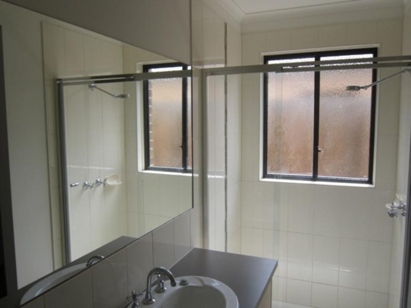 12 Glory St, South Morang VIC 3752