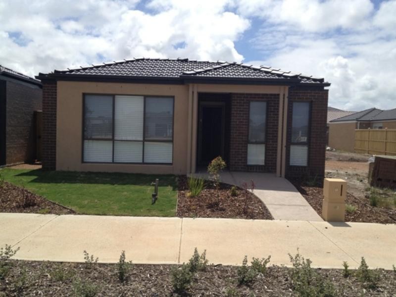 8 Latte Wk, Point Cook VIC 3030