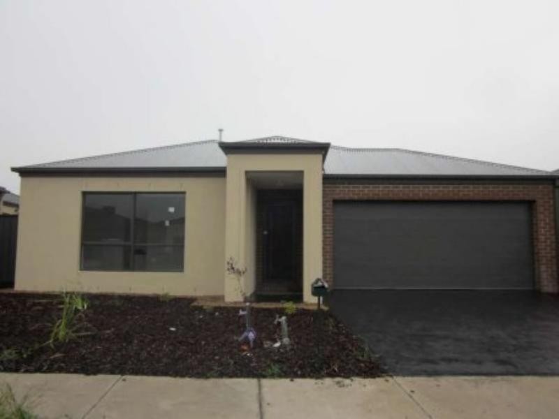 11 Powell St, Craigieburn VIC 3064