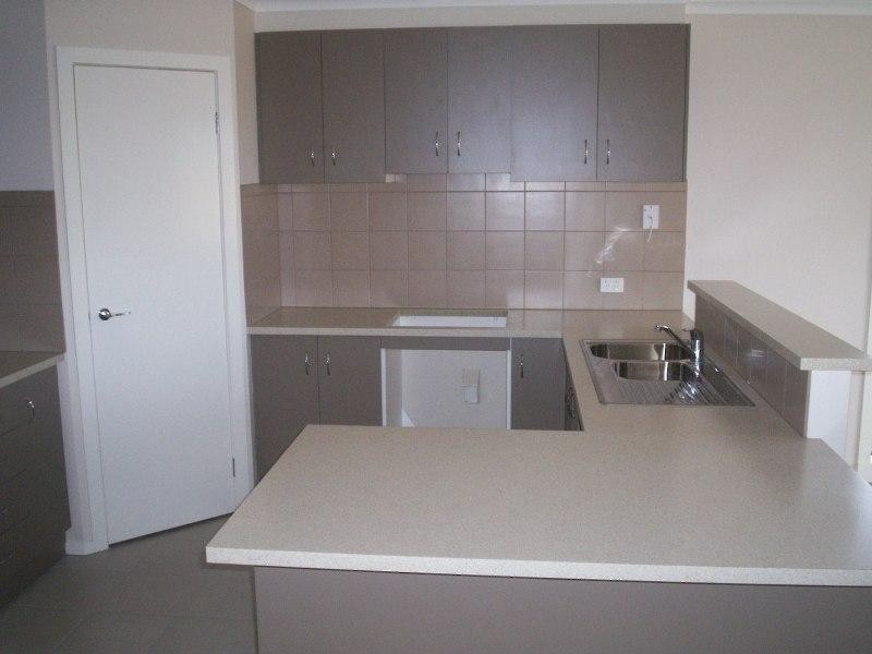 5 Harmony Dr, South Morang VIC 3752