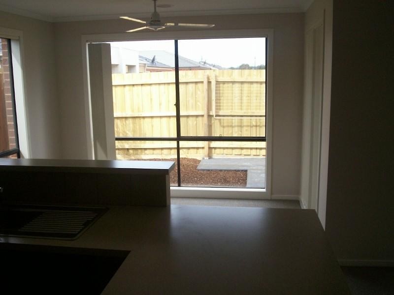 5 Harmony Dr, South Morang VIC 3752