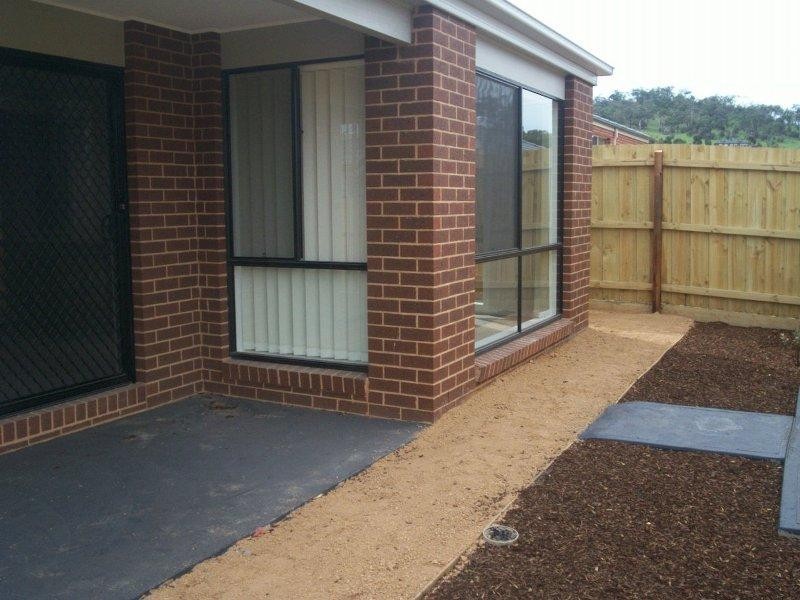 5 Harmony Dr, South Morang VIC 3752