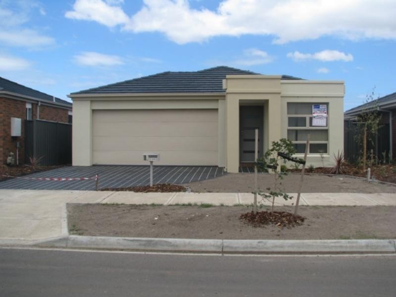 36 Pioneer Dr, Deer Park VIC 3023