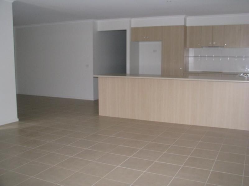 36 Pioneer Dr, Deer Park VIC 3023