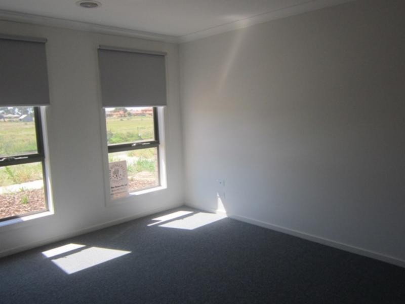 13 Basinview Dr, Tarneit VIC 3029