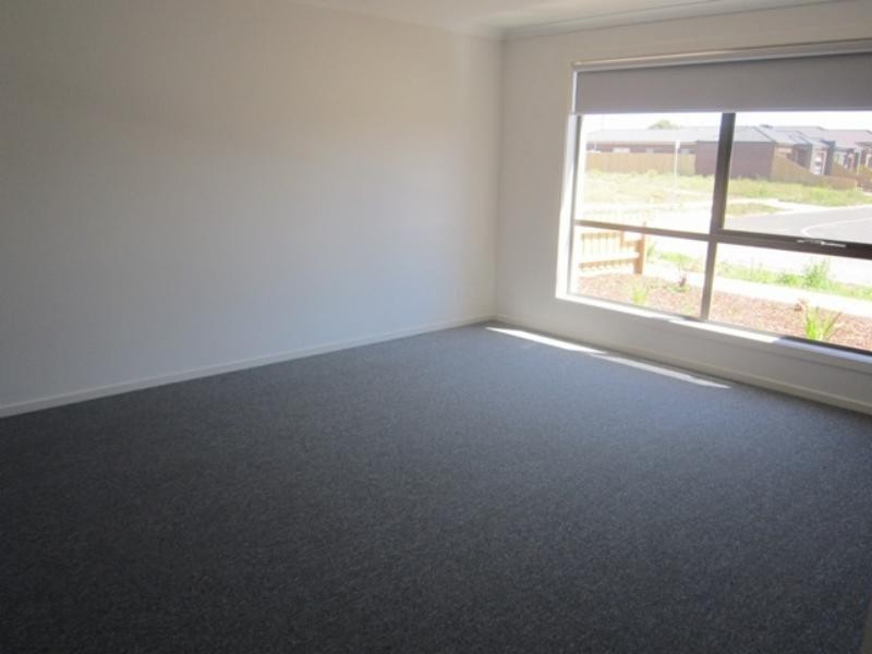 27 Springleaf Rd, Tarneit VIC 3029