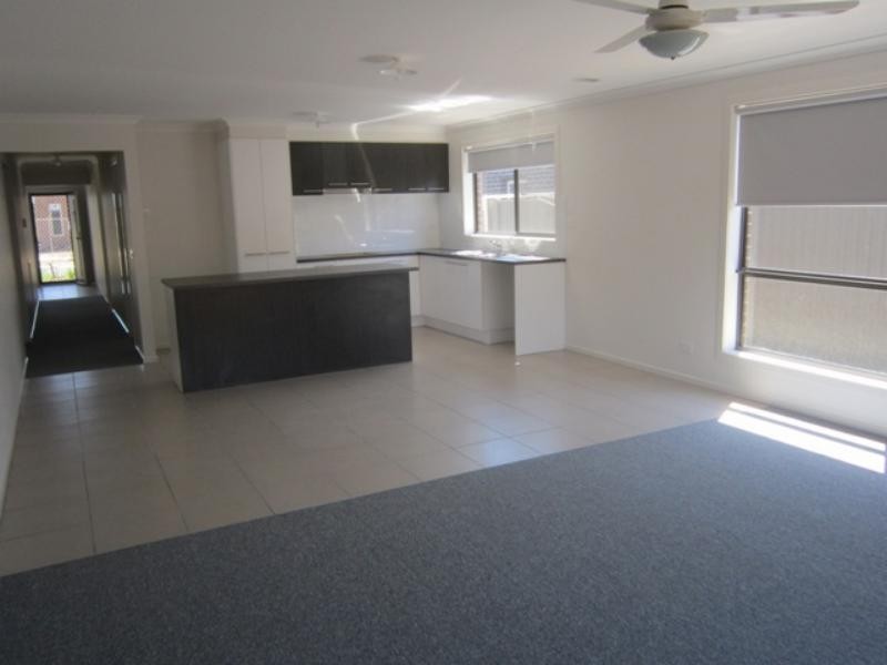 27 Springleaf Rd, Tarneit VIC 3029