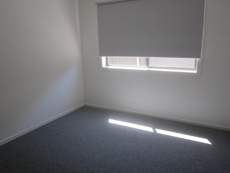 27 Springleaf Rd, Tarneit VIC 3029