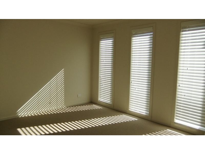 8 Emma Ct, Sunbury VIC 3429